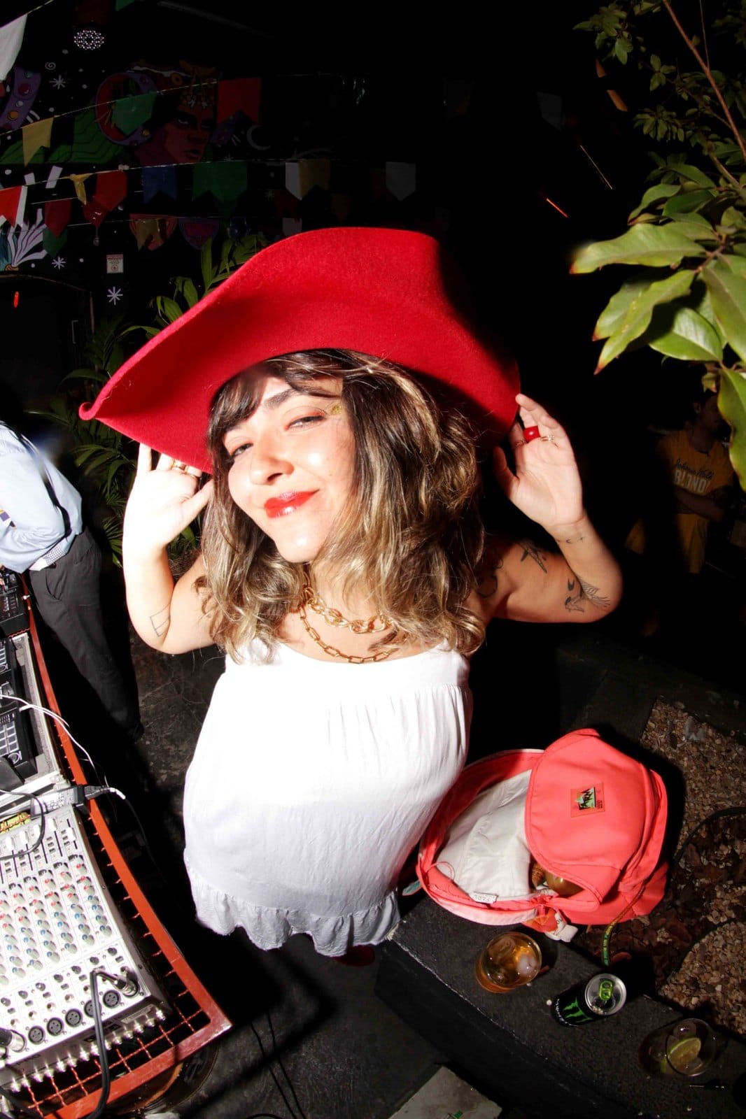 Gabi Matos — DJ set no Bananada nas Escolas